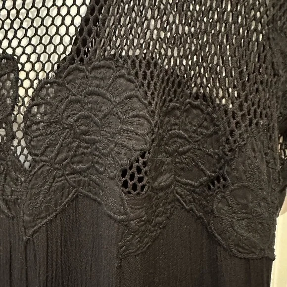 Black net with floral design Jumpsuit: Size MP - Picture 5 of 5